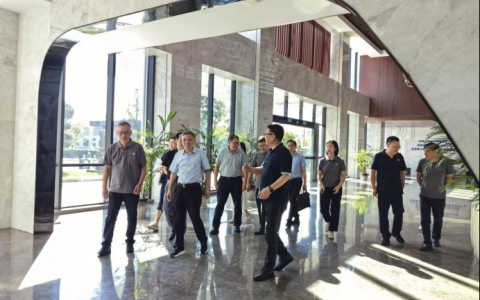攜手共進，智造未來——金華職業(yè)技術(shù)大學(xué)校長梁克東一行到訪杭機股份